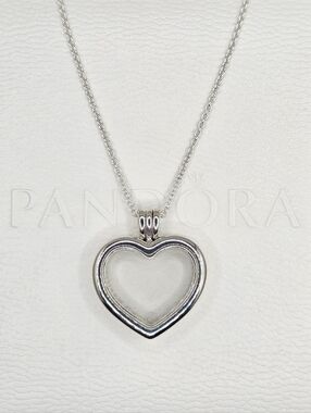 ♥️ Authentic Pandora ⭐️RETIRED⭐️ LOCKET NECKLACE